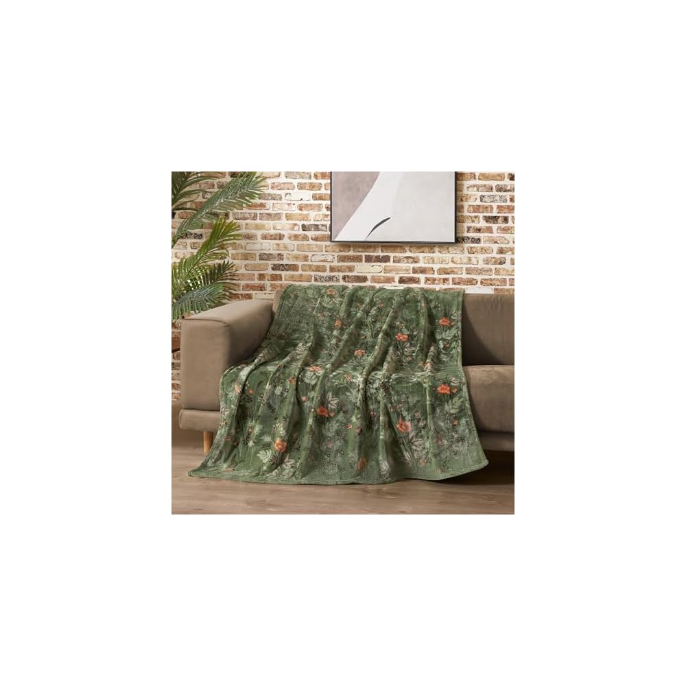 Wildflower Green Floral 50"x70" Cozy Plush Blanket - Premium Microfiber Throw for Luxurious Comfort and Style